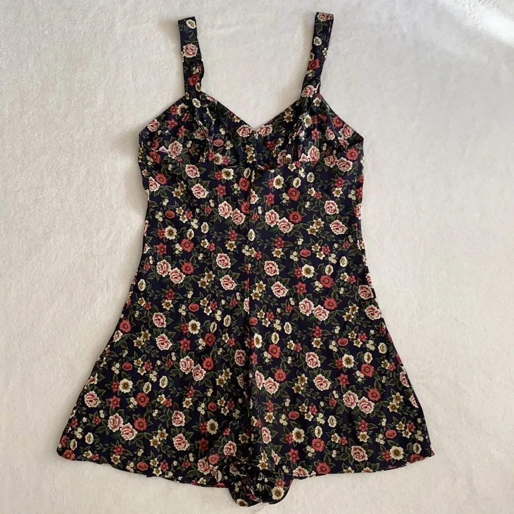 {NWT/VTG} Lingerie Cacique | Dark Floral Satin Pajama Sleep Romper Blue (S) - Picture 11 of 16